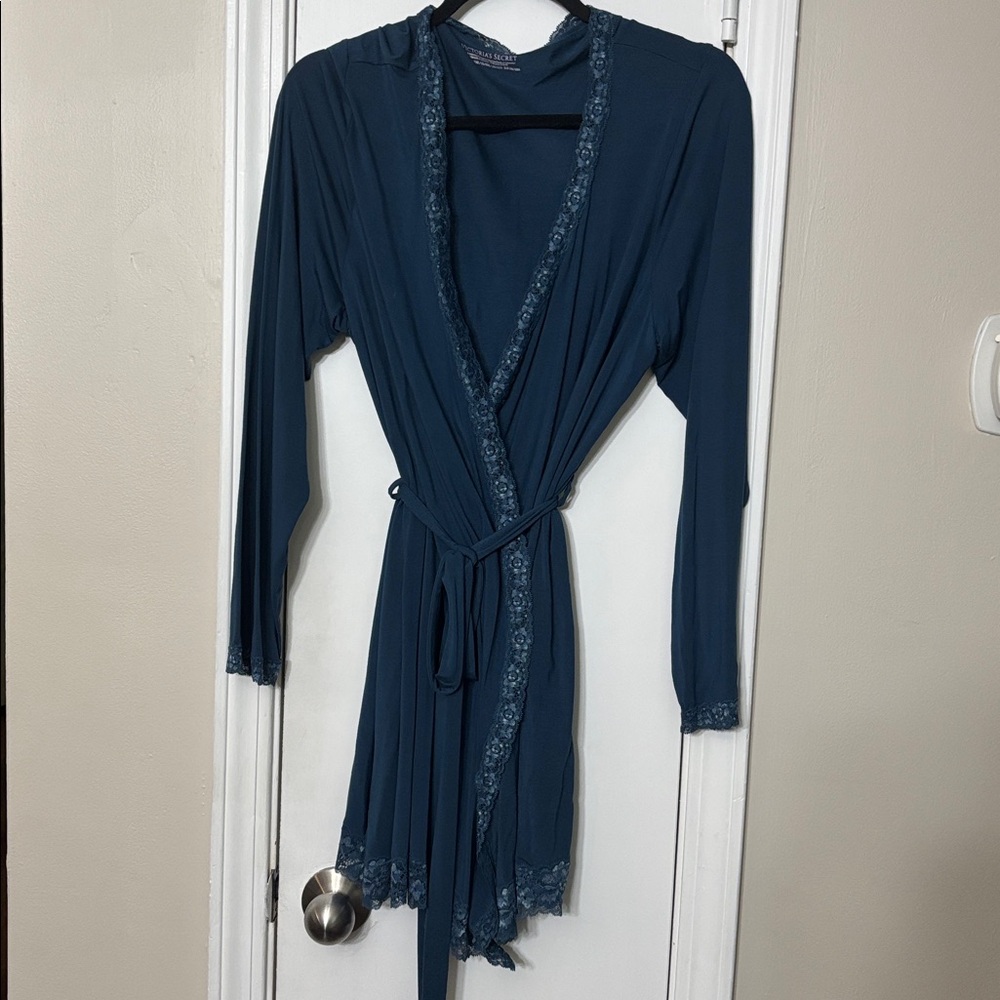VS Blue Robe